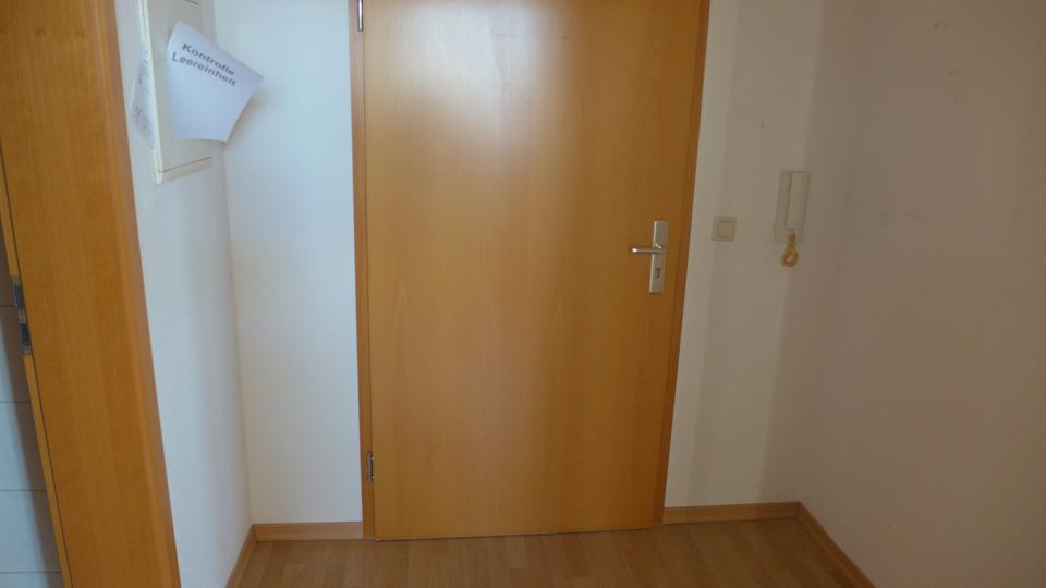 Etagenwohnung Chemnitz Ebersdorf - 1 Zimmer, 33 m&sup2;, 200&euro; | Angebot:23292430