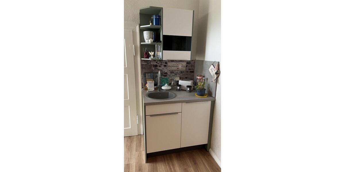 3-Raum Wohnung mit Balkon und neuer Einbauküche -WG geeignet 3 zimmer