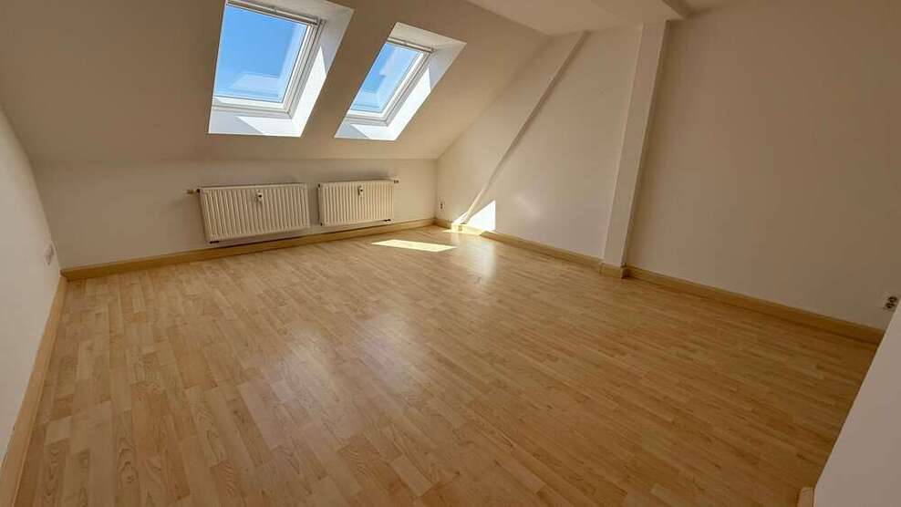 Wohnung zum Mieten in Chemnitz 285 € 56.96 m²