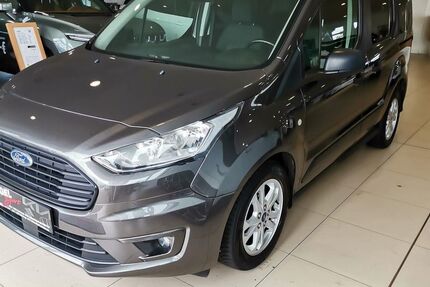 Ford Tourneo Connect 68.200 km 14.965 € Freiberg 09599