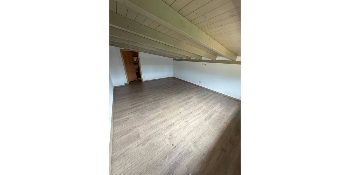 Einfamilienhaus Lichtenstein / Sa. Lichtenstein - 8 Zimmer, 230 m&sup2;, 198.000&euro; | Angebot:26555132