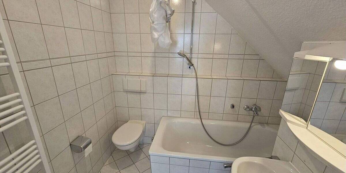 Teilmöblierte, hochwertig sanierte Wohnung in gepflegter Umgebung 2 zimmer