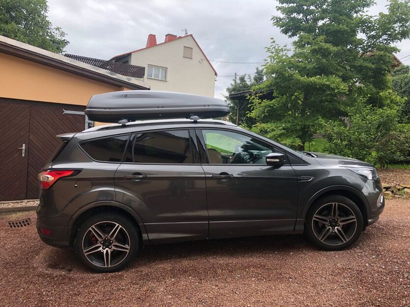 Ford Kuga 102.000 km 17.200 € St. Egidien 09356