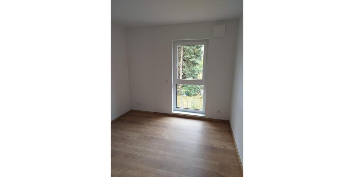 Neubau zur Miete: Stilvolle Doppelhaushälfte mit Garten 4 zimmer