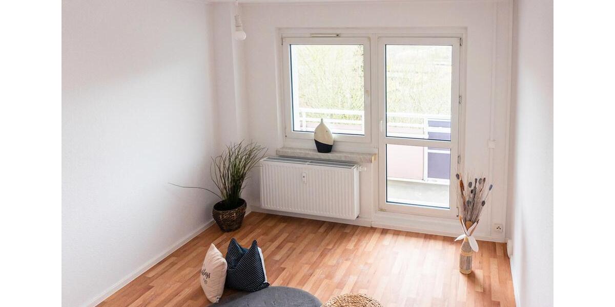 2-Raum-Erdgeschosswohnung mit Balkon zimmer
