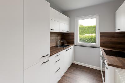 EXKLUSIV SANIERT  ERSTBEZUG MIT EINBAUKÜCHE 3 zimmer