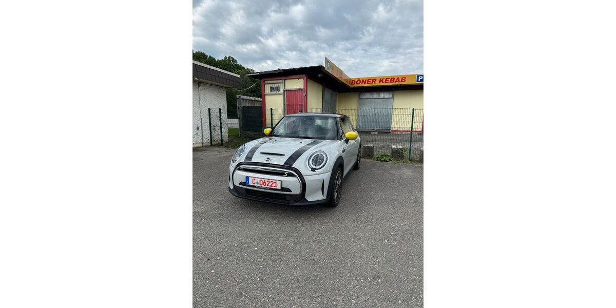 Mini Cooper SE 28.698 km 22.300 € Chemnitz 09112