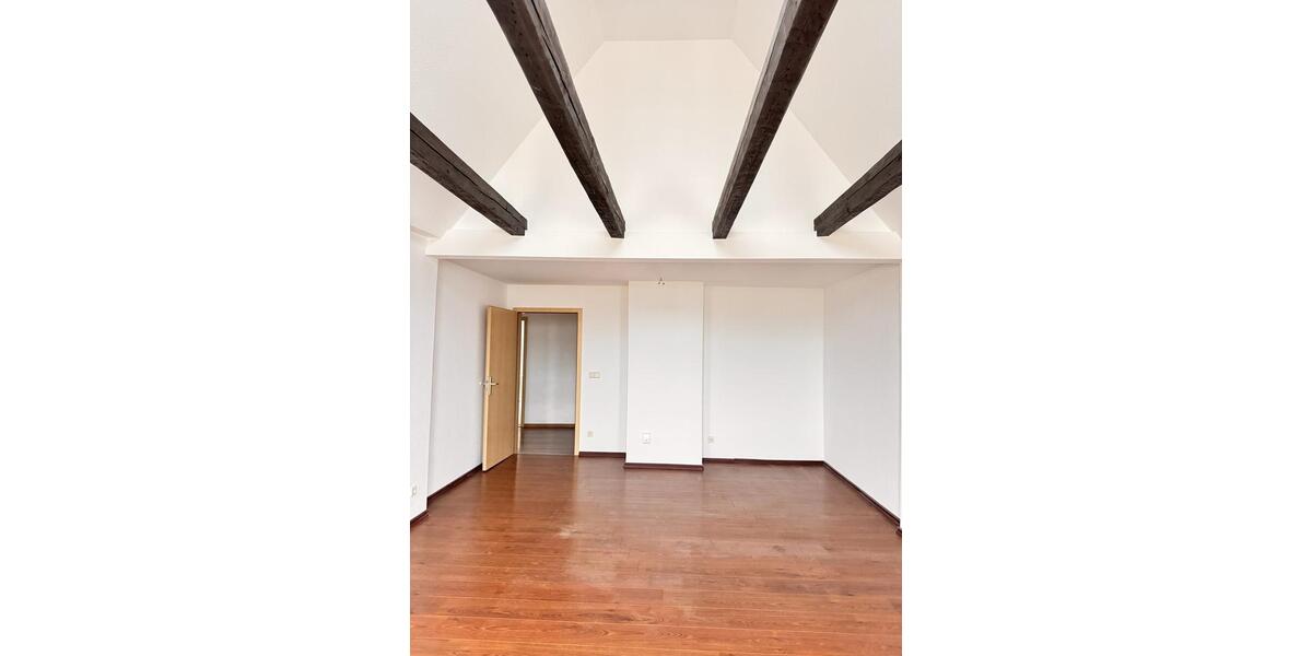 Dachgeschoßwohnung Chemnitz Kapellenberg - 3 Zimmer, 108 m&sup2;, 623&euro; | Angebot:23844964