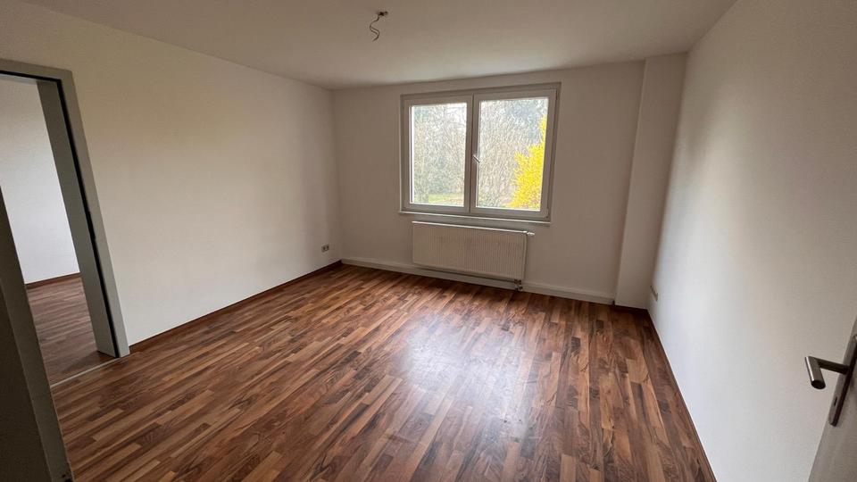 Großzügiges Einfamilienhaus mieten Siebenlehn mit Einliegerwohnung in Alleinlage 7 zimmer