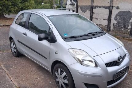 Toyota Yaris 117.580 km 3.600 &euro; Hohenstein-Ernstthal 09337