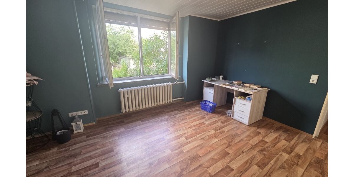 Charmante Doppelhaushälfte mit Potenzial in Limbach-Oberfrohna! 9 zimmer