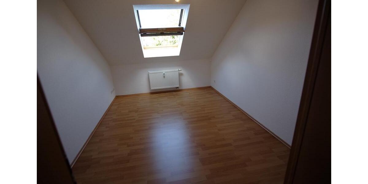 Dachgeschoßwohnung Chemnitz Kapellenberg - 3 Zimmer, 73 m&sup2;, 495&euro; | Angebot:25813895