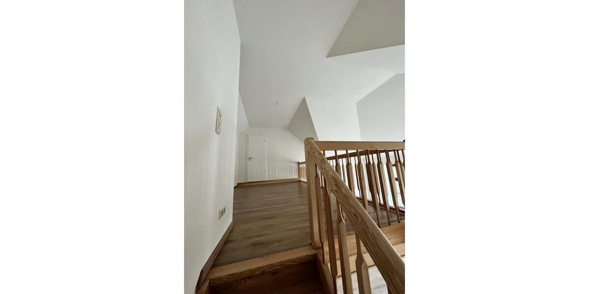 Etagenwohnung Frankenberg (Sachsen) - 5 Zimmer, 196 m&sup2;, 1.400&euro; | Angebot:26646285