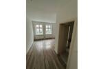 Kompakte 2-Zimmer mit Einbauküche, Laminat und Wannenbad in guter Lage
