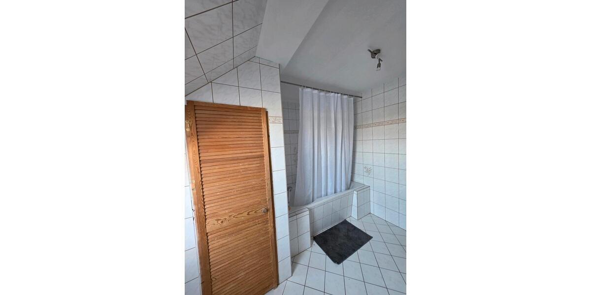 Dachgeschoßwohnung Chemnitz Altendorf - 3 Zimmer, 80 m&sup2;, 440&euro; | Angebot:25853174