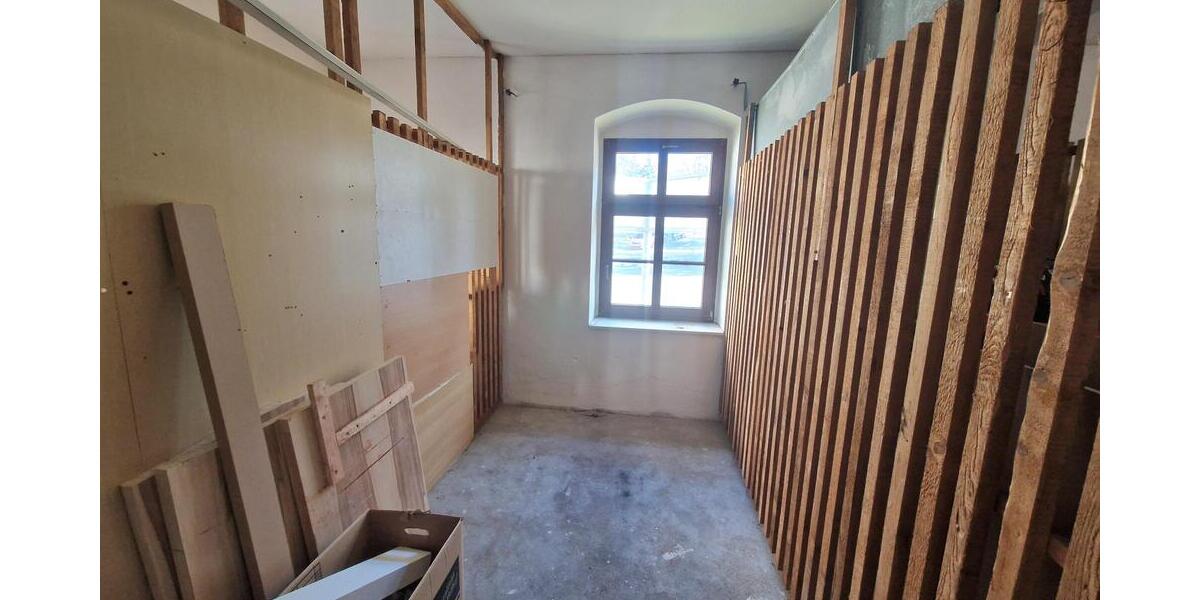 Viel Platz unterm Dach: 5‑Zimmer-Wohnung mit Sichtbalken & Tageslichtbad! - Etagenwohnung Chemnitz Gablenz | Angebot:26674854