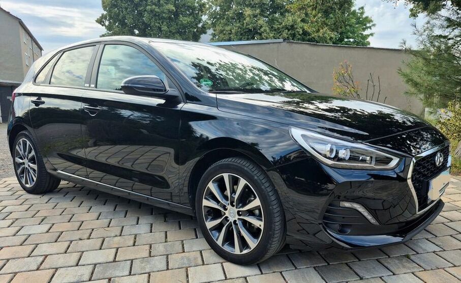 i30