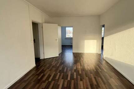 Wohnung Reinsdorf - 6 Zimmer, 112 m&sup2;, 680&euro; | Angebot:24552915