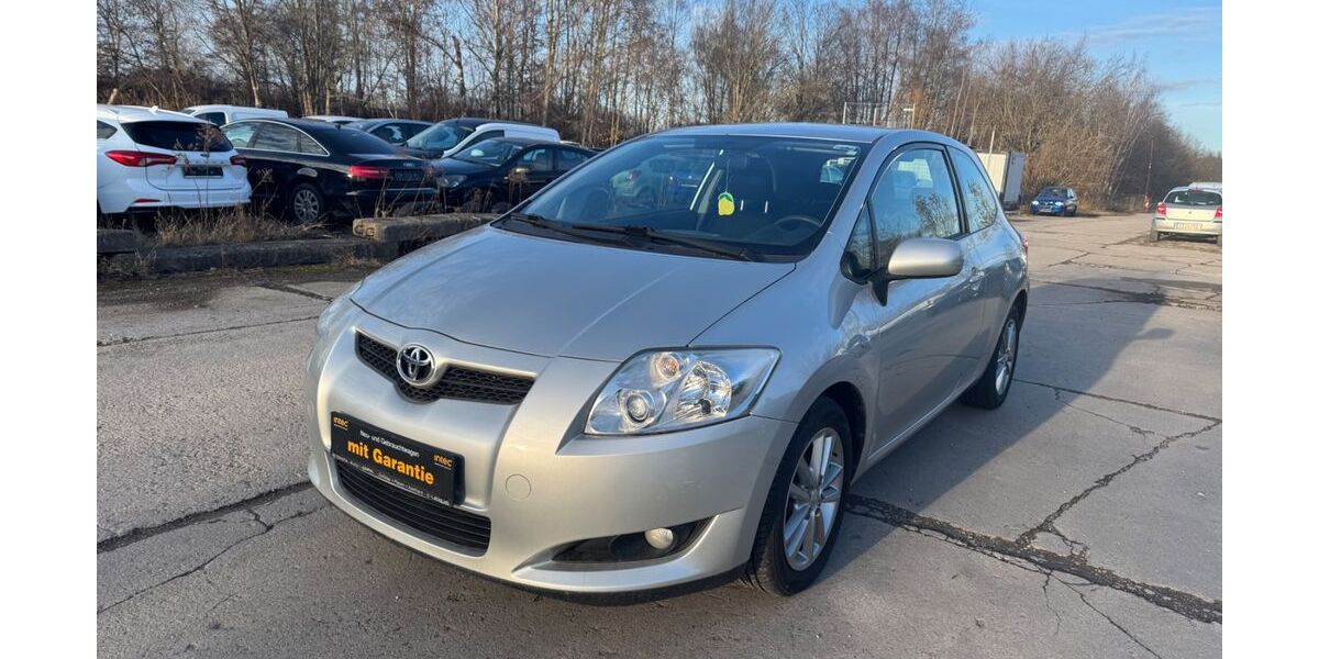 Toyota Auris 93.280 km 4.990 &euro; Chemnitz 09114