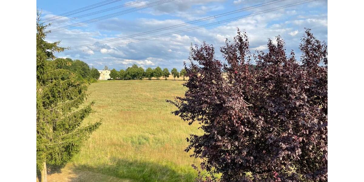 Schöne 3-Raum-Dachgeschosswohnung mit Einbauküche und Stellplatz 3 zimmer