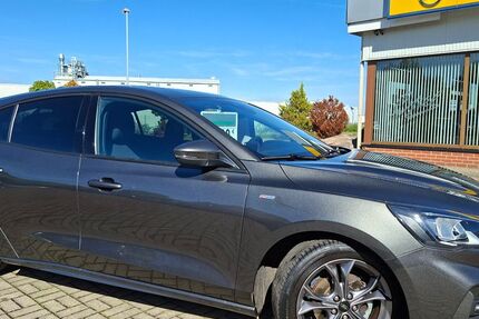 Ford Focus 66.900 km 12.490 &euro; Altmittweida 09648