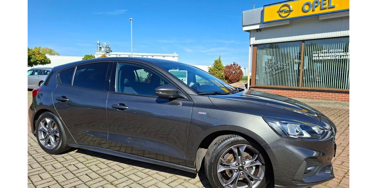 Ford Focus 66.900 km 12.490 &euro; Altmittweida 09648