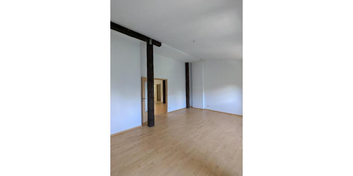Dachgeschoßwohnung Chemnitz Altendorf - 5 Zimmer, 280 m&sup2;, 1.450&euro; | Angebot:26087623