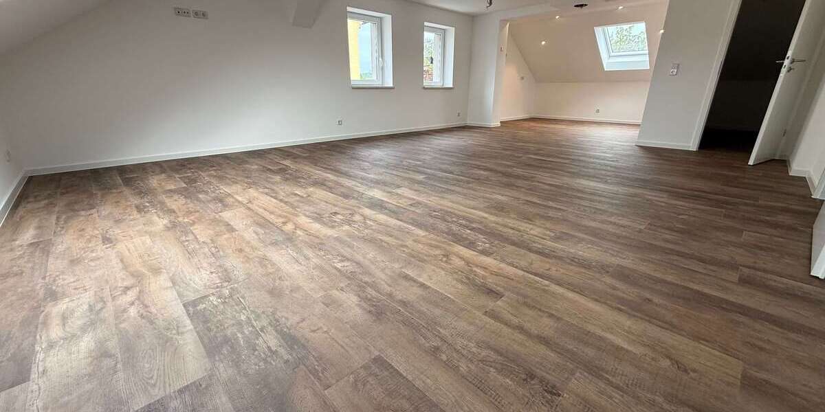 Etagenwohnung Flöha - 4 Zimmer, 91 m&sup2;, 900&euro; | Angebot:26584381