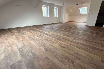 Wohnung Flöha - 4 Zimmer, 91 m&sup2;, 900&euro; | Angebot:26584381
