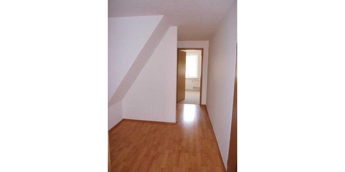 Dachgeschoßwohnung Oederan - 3 Zimmer, 78 m&sup2;, 390&euro; | Angebot:25874766