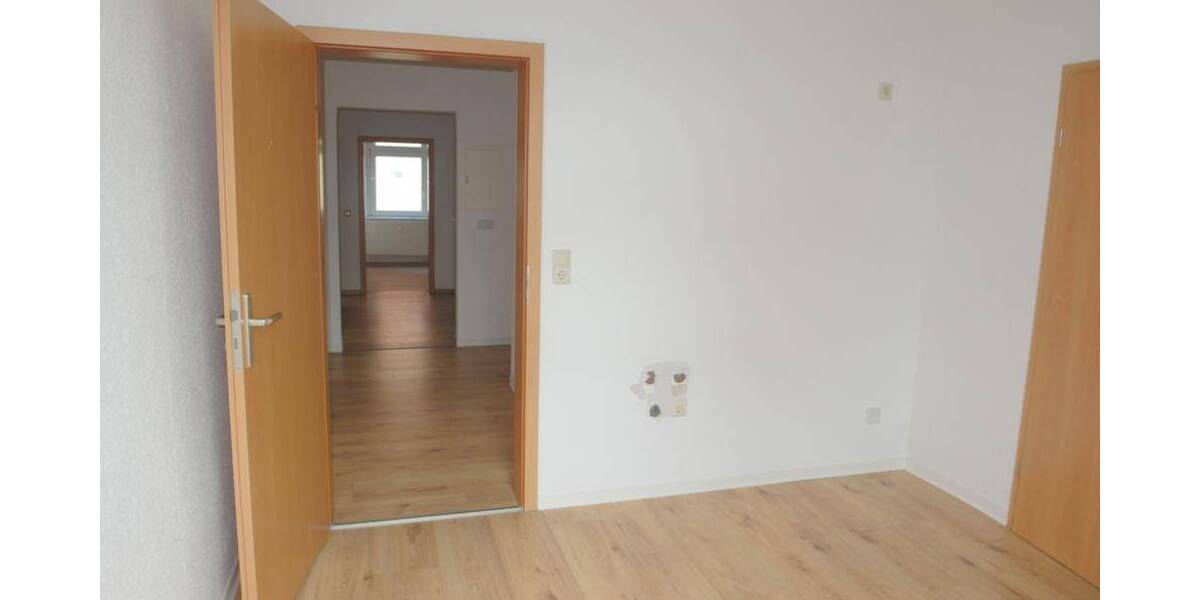 Etagenwohnung Chemnitz Wittgensdorf - 4 Zimmer, 120 m&sup2;, 599&euro; | Angebot:26174855