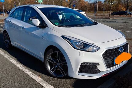 Hyundai i30 125.000 km 10.000 &euro; Neukirchen/Erz. 09221