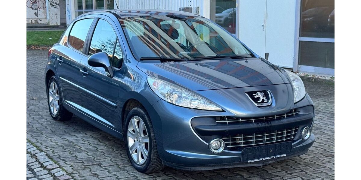 Peugeot 207 140.000 km 1.999 € Chemnitz 09120
