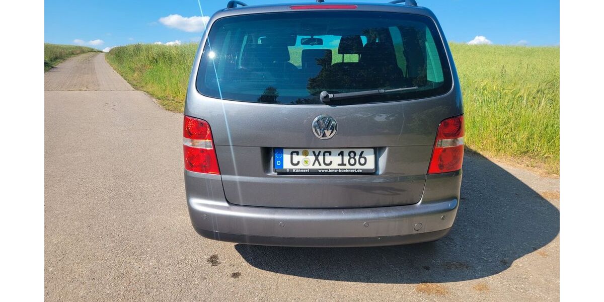 VW Touran 232.000 km 1.800 &euro; Claußnitz 09236