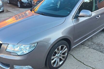 Skoda Superb 124.000 km 3.990 € Chemnitz 09114
