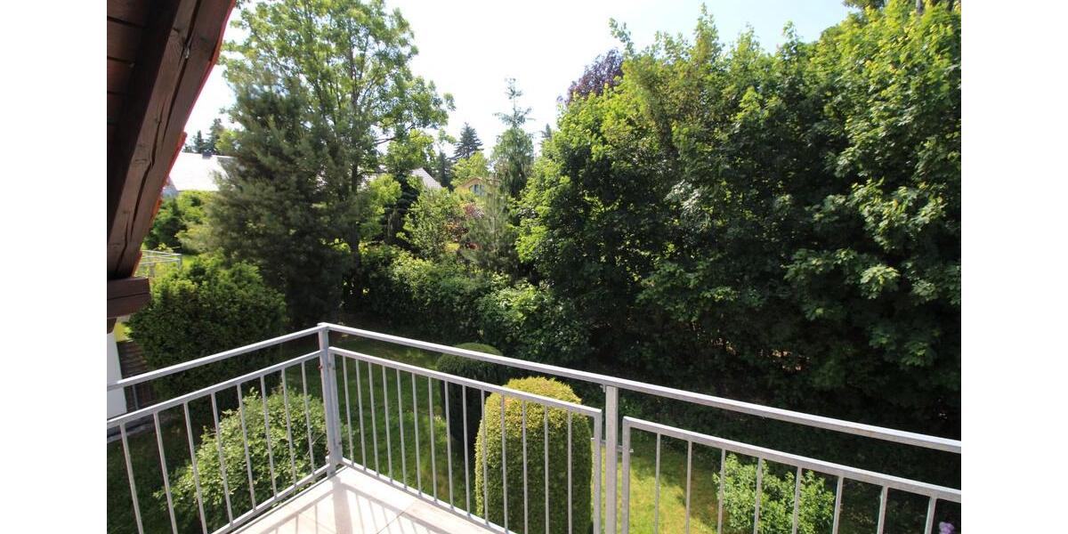 Dachgeschoßwohnung Burgstädt - 3 Zimmer, 82 m&sup2;, 90.000&euro; | Angebot:26828057