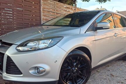 Ford Focus 124.617 km 6.390 &euro; Limbach-Oberfrohna 09212