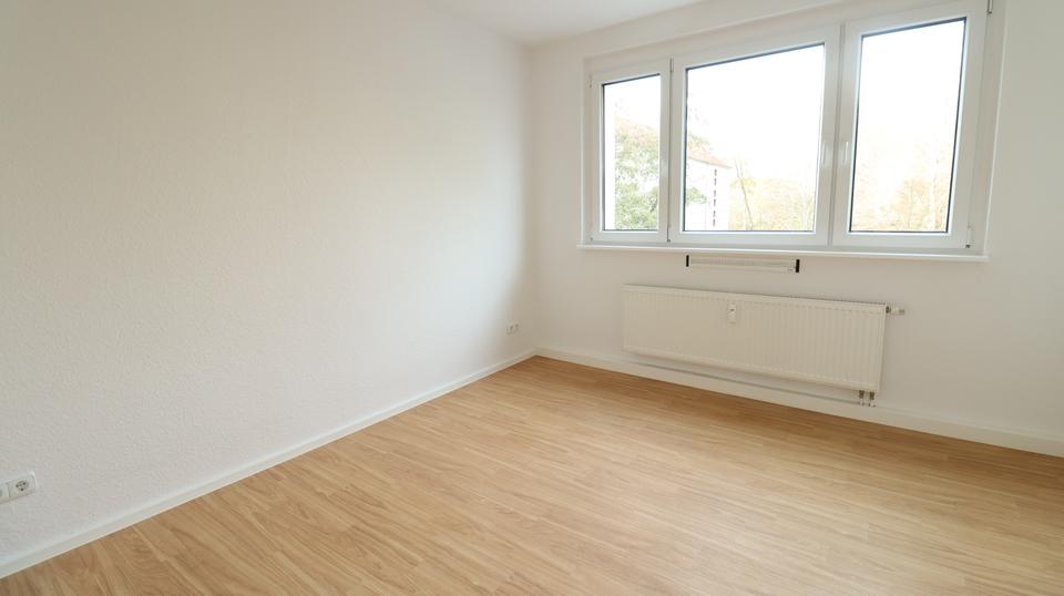3-Raumwohnung mit Wanne und Balkon zimmer