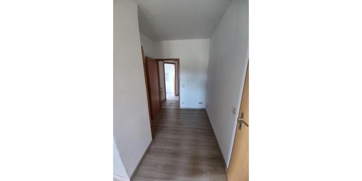 Dachgeschoßwohnung Grünhainichen - 3 Zimmer, 55 m&sup2;, 240&euro; | Angebot:12497011