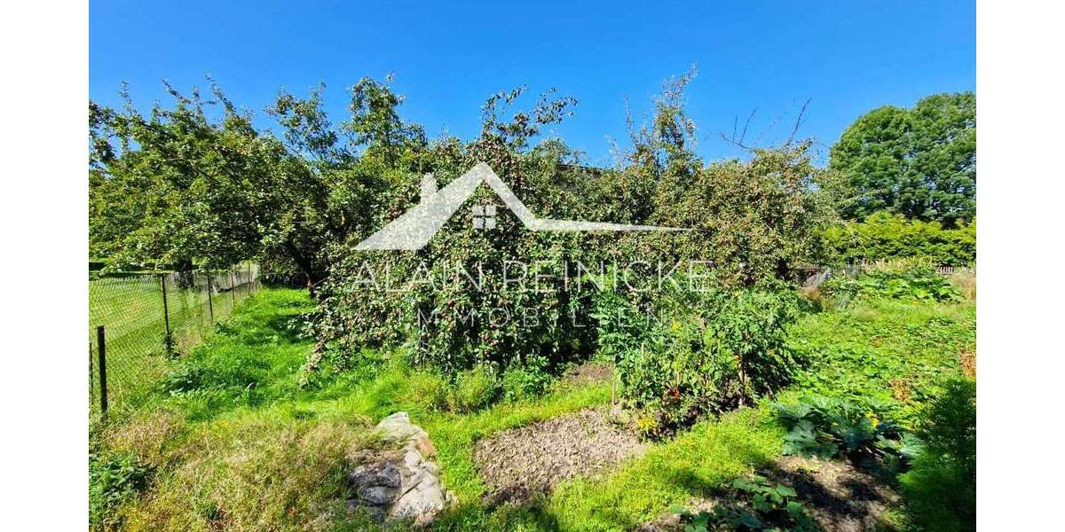 Grundstück mit großer Doppelgarage & viel Stauraum zimmer