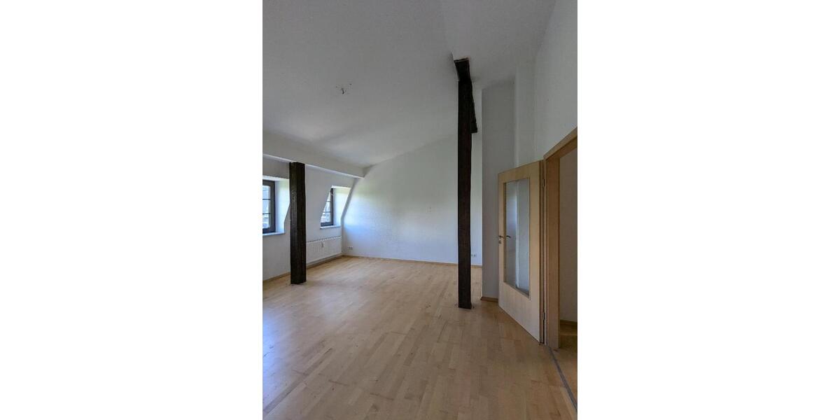 Dachgeschoßwohnung Chemnitz Altendorf - 5 Zimmer, 280 m&sup2;, 1.450&euro; | Angebot:26087623