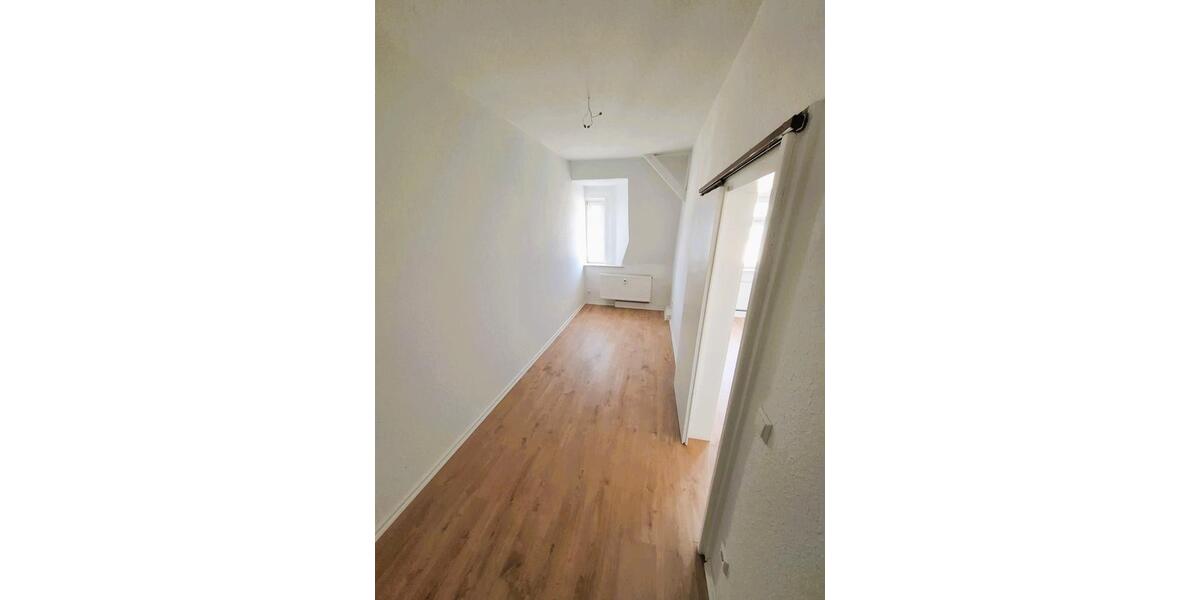 Dachgeschoßwohnung Chemnitz Hilbersdorf - 3 Zimmer, 67 m&sup2;, 325&euro; | Angebot:26589093