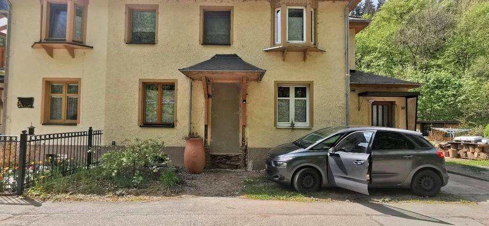 Doppelhaushälfte Amtsberg - 8 Zimmer, 140 m&sup2;, 350.000&euro; | Angebot:24627072