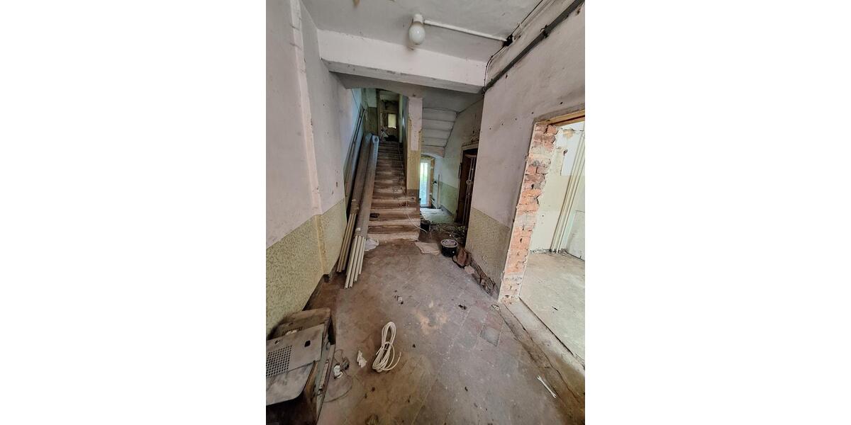 Renovierungsbedürftiges Haus in 09337 Hohenstein-Ernstthal 10 zimmer