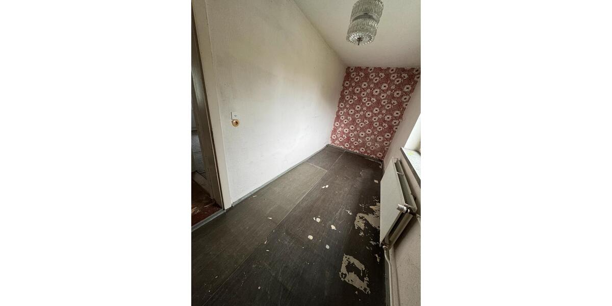 Einfamilienhaus Hohenstein-Ernstthal Ernstthal - 10 Zimmer, 140 m&sup2;, 66.000&euro; | Angebot:21974079