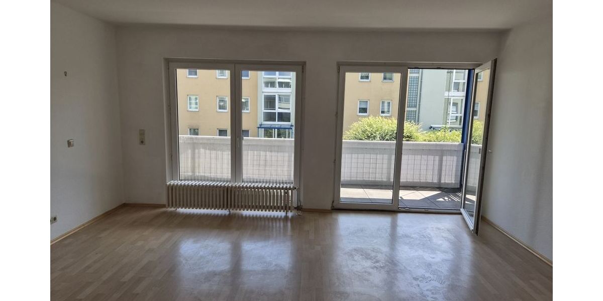 Grüne Aussichten inklusive! Helle 2-Zimmer-Wohnung mit Balkon - Etagenwohnung Chemnitz Ebersdorf | Angebot:27023731
