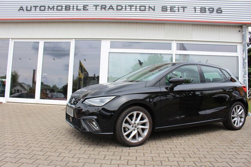Seat Ibiza 17.920 km 16.990 € Hartha 04746