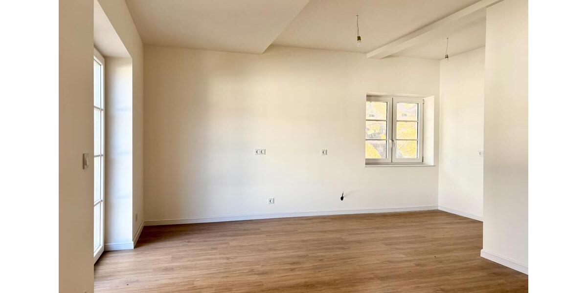 Borna * ERSTBEZUG * Balkon * 7 Zimmer Maisonette * 01.12.2025 7 zimmer