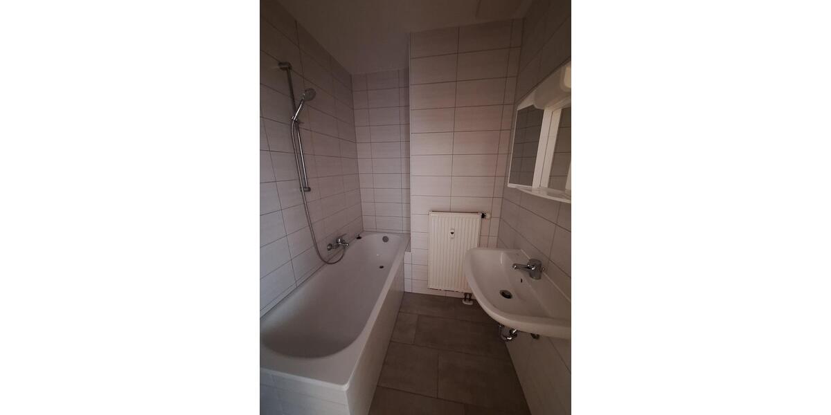 Etagenwohnung Chemnitz Kapellenberg - 3 Zimmer, 84 m&sup2;, 480&euro; | Angebot:26562183