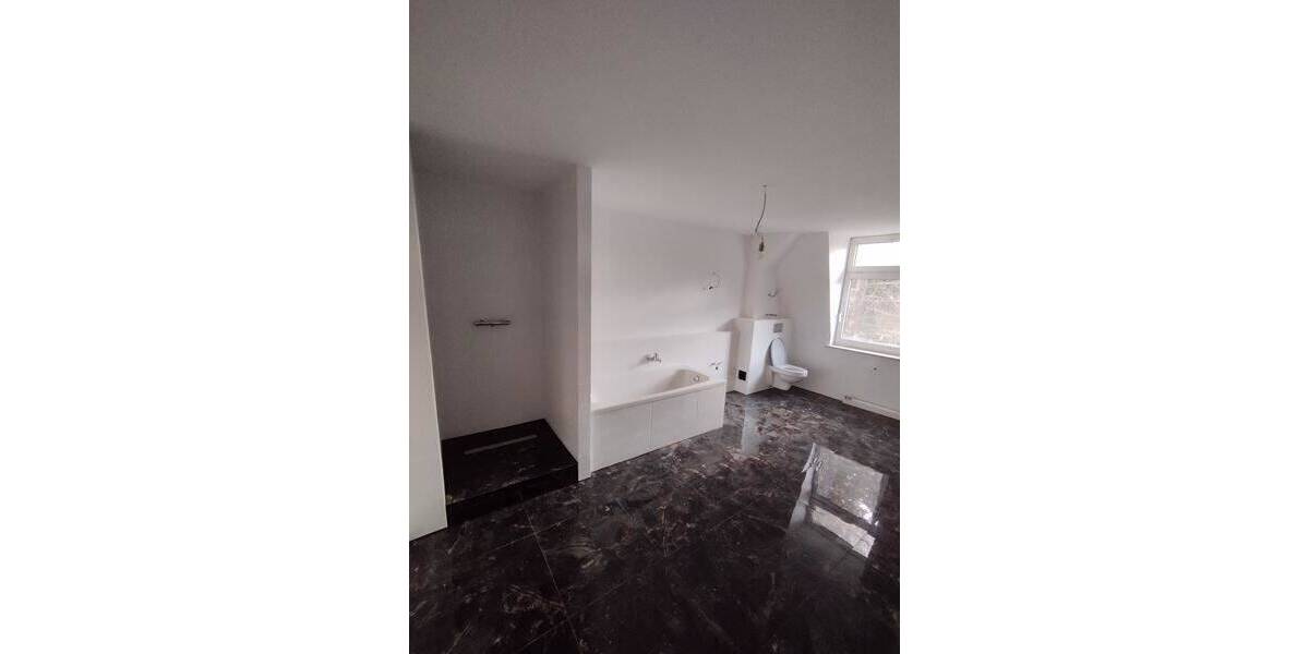 Großes MFH mit viel Potential in guter und ruhiger Lage! 1 zimmer